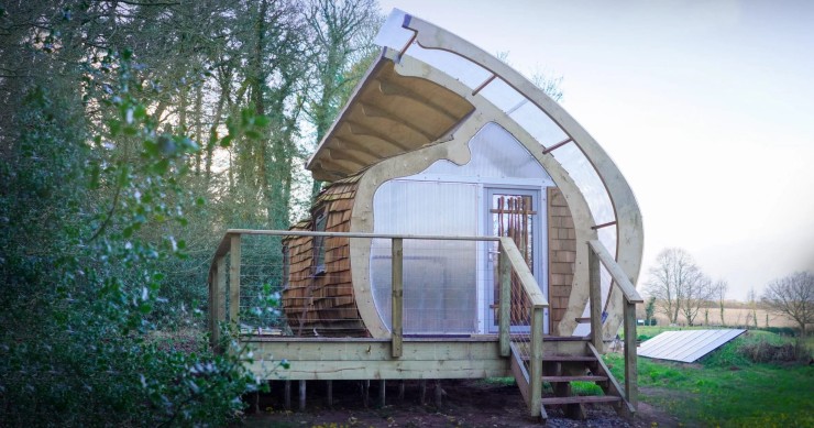 El proyecto Monocoque Cabin ha sido desarrollado por el arquitecto Peter Markos en un granja de Shropshire (Reino Unido).