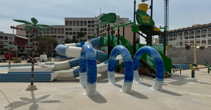 Imatge d´una de les zones (en construcció) d´un dels nous parcs aquàtics amb què comptarà Magic World Resort ('Magic Splash Adventure')