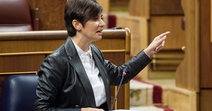 La ministra de Vivienda y Agenda Urbana, Isabel Rodríguez, interviene durante una sesión de control al Gobierno, en el Congreso de los Diputados, a 24 de abril de 2024, en Madrid (España).