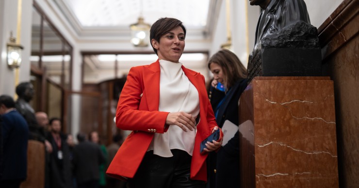 Archivo - La ministra de Vivienda y Agenda Urbana, Isabel Rodríguez,a su llegada a una sesión plenaria, en el Congreso de los Diputados, a 28 de noviembre de 2023, en Madrid (España).