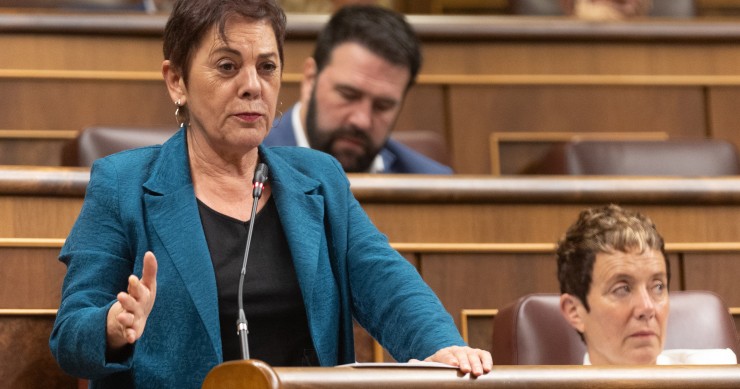 La portavoz de EH Bildu en el Congreso, Mertxe Aizpurua, interviene durante una sesión de control al Gobierno, en el Congreso de los Diputados, a 19 de junio de 2024, en Madrid (España). 