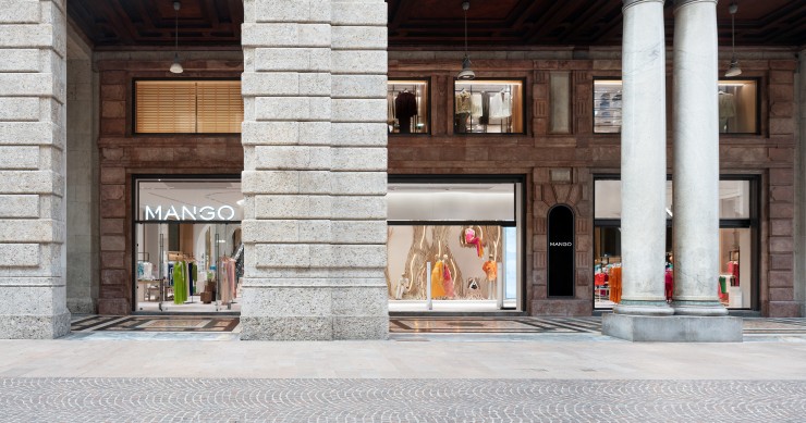 Tienda Mango en la Galleria del Corso de Milán