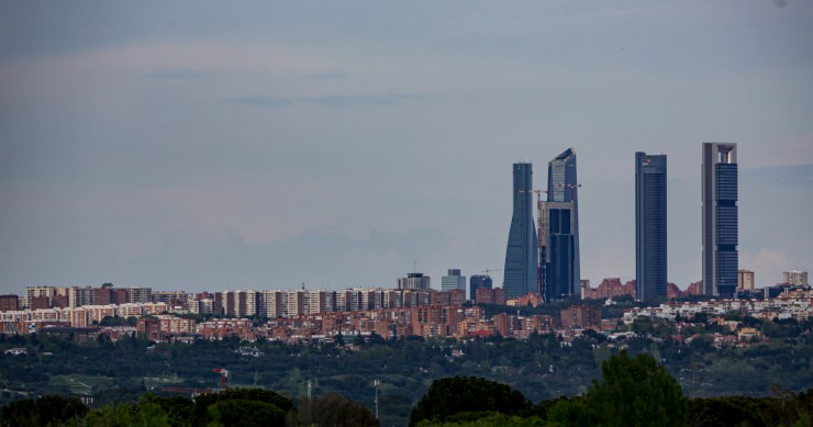 Archivo - La inversión inmobiliaria cae un 15% en el primer semestre, hasta los 4.000 millones de euros.