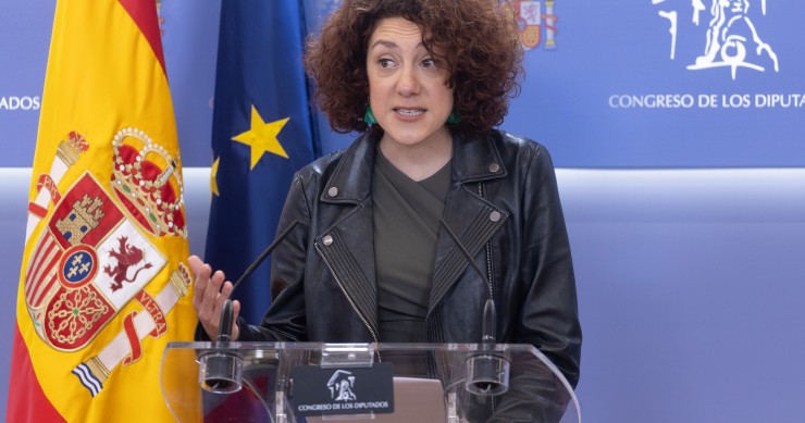 La portavoz de Sumar en el Congreso, Aina Vidal, durante una rueda de prensa anterior a la Junta de Portavoces, en el Congreso de los Diputados, a 21 de mayo de 2024, en Madrid (España).