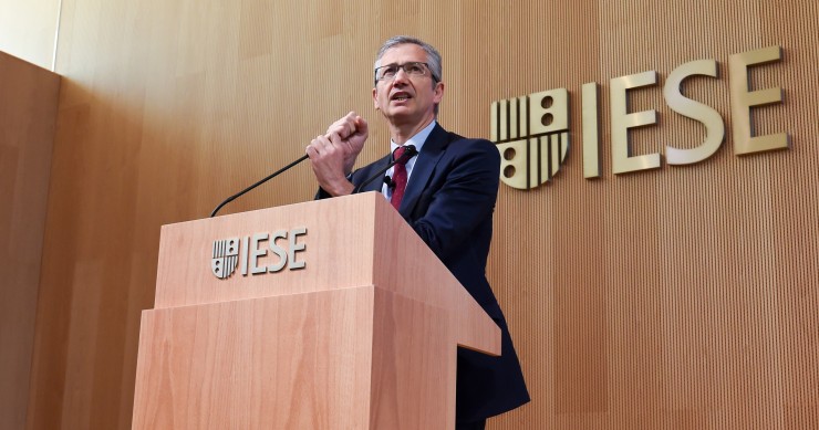 Archivo - El exgobernador del Banco de España Pablo Hernández de Cos interviene durante la primera jornada de la 19º edición del IESE Banking, en Madrid, el pasado 16 de mayo. 