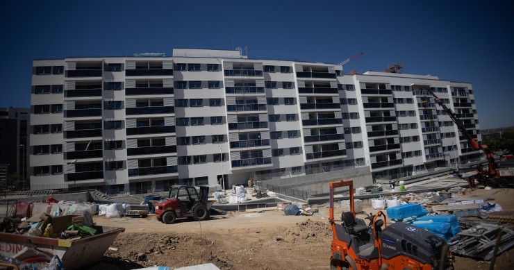 El edificio de viviendas del Plan Vive en construcción.