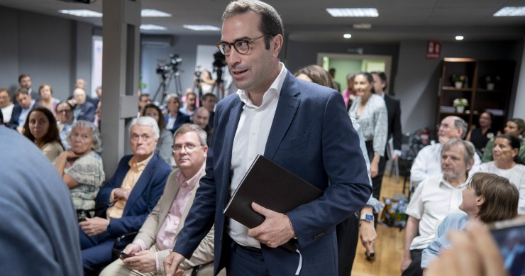 El ministro de Economía, Comercio y Empresas, Carlos Cuerpo, a su llegada a un coloquio, en la sede de Fundación Alternativas, a 18 de julio de 2024, en Madrid (España). 