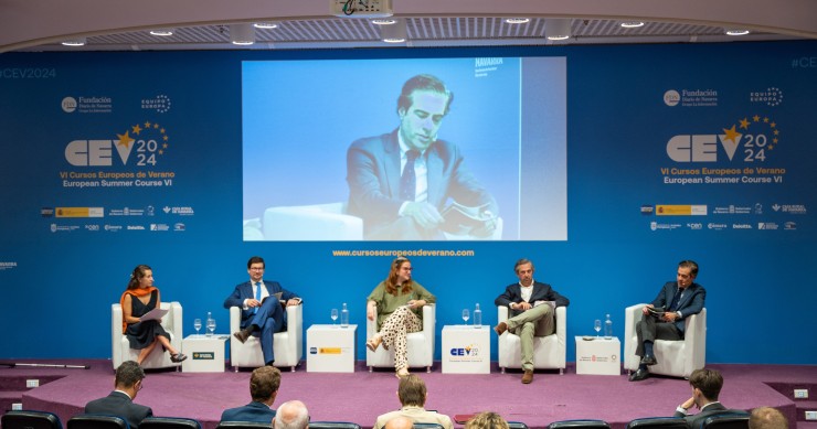 Imagen de la mesa redonda.