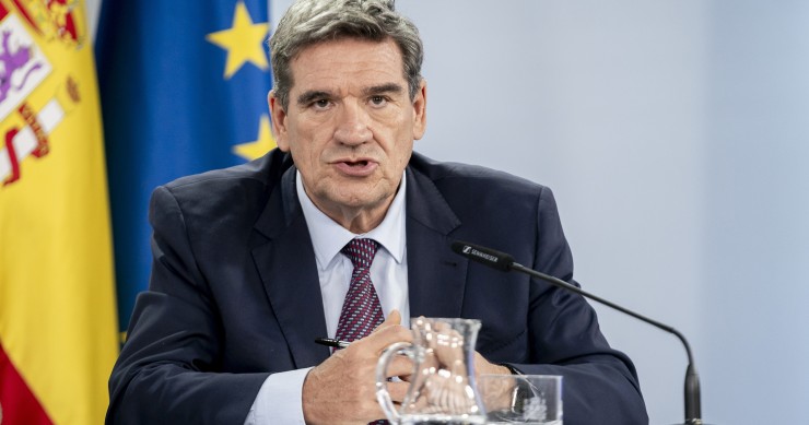 Archivo - El ministro para la Transformación Digital y de la Función Pública, José Luis Escrivá, durante una rueda de prensa posterior a la reunión del Consejo de Ministros, en el Palacio de La Moncloa, a 2 de julio de 2024, en Madrid (España). El Consejo