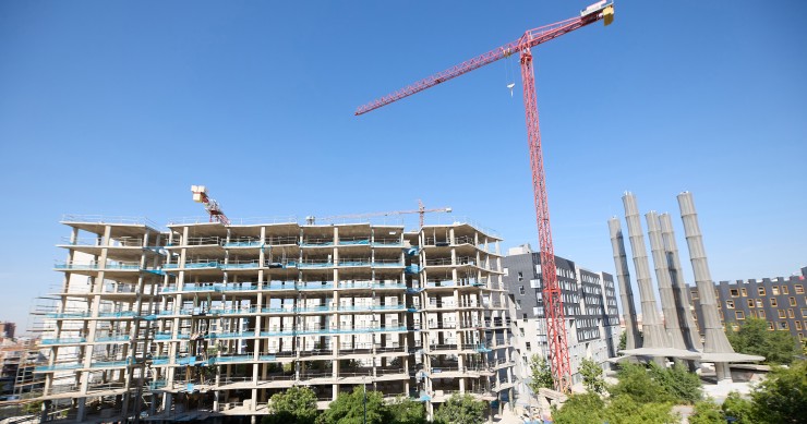 Edificio de viviendas en construcción