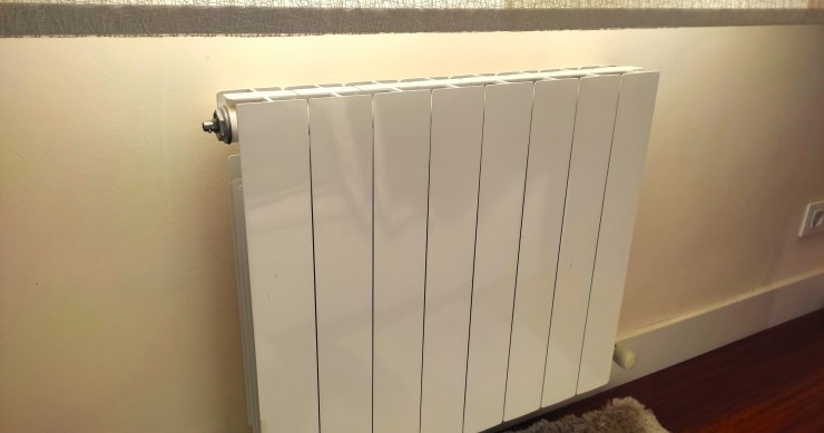 Archivo - Radiador de gas.