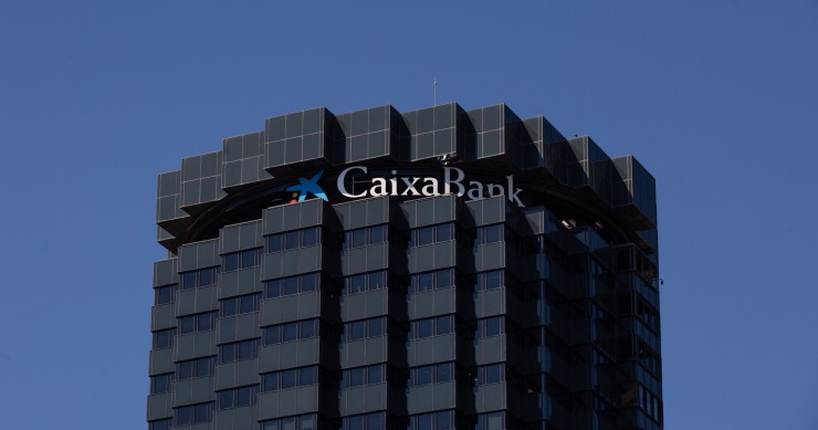 Archivo - Fachada de la sede de CaixaBank en la Avenida Diagonal de Barcelona, a 11 de julio de 2022, en Barcelona, Cataluña (España)