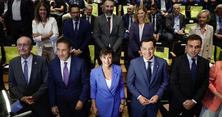 Autoridades en el Congreso Nacional de la Vivienda de APCE