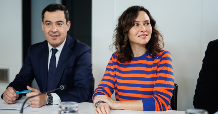 El presidente de Andalucía, Juanma Moreno, y la presidenta de la Comunidad de Madrid, Isabel Díaz Ayuso, en una foto de archivo