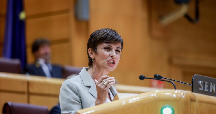 La ministra de Vivienda, Isabel Rodríguez, interviene durante una sesión de control al Gobierno en el Senado, a 8 de octubre de 2024, en Madrid (España).