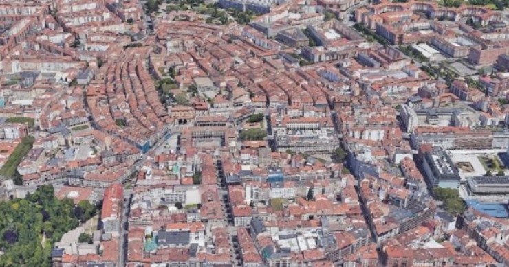 Archivo - Vista aérea de la capital alavesa