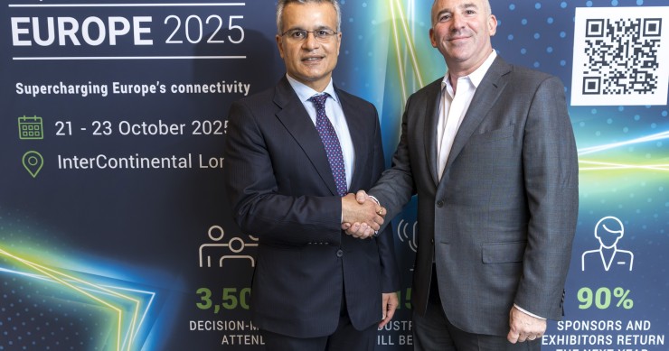 Tarun Tyagi (izquierda), vicepresidente senior de DAMAC para el negocio internacional, y Brian Betel (derecha), responsable de inversión inmobiliaria directa en ActivumSG