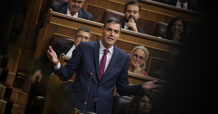 El presidente del Gobierno, Pedro Sánchez ,interviene durante una sesión de control al Gobierno, en el Congreso de los Diputados, a 16 de octubre de 2024, en Madrid (España).