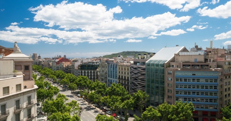 Archivo - El sector retail en España registra un crecimiento del 79% interanual, impulsado por la recuperación del turismo en Madrid y Barcelona.