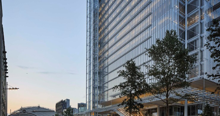 Paddington Square es un edificio en Londres de uso mixto que destaca por su forma cúbica de 55 por 55 metros diseñado por Renzo Piano Building Workshop.