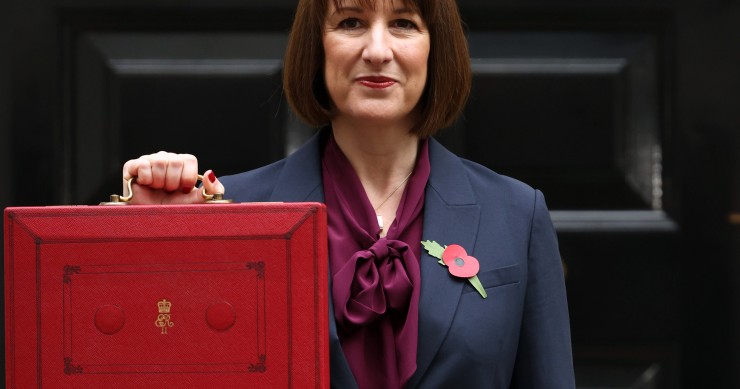 La ministra británica de Economía, Rachel Reeves, presenta los nuevos presupuestos