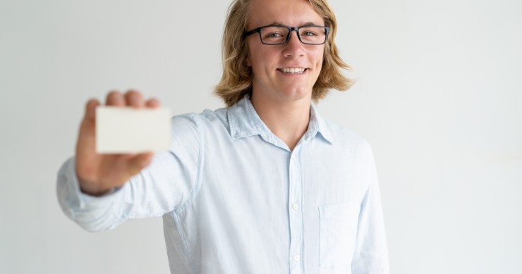 Es legal que te pidan el DNI para ver un piso