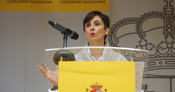 La ministra de Vivienda y Agenda Urbana, Isabel Rodríguez, atiende a los medios de comunicación en la Delegación de Gobierno de la Comunitat Valenciana, a 21 de noviembre de 2024, en Valencia, Comunidad Valenciana (España).