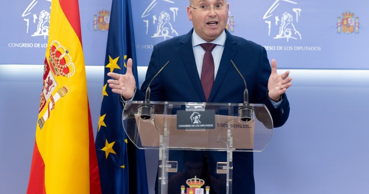 El portavoz del PP en el Congreso, Miguel Tellado, durante una rueda de prensa anterior a la Junta de Portavoces, a 19 de noviembre de 2024, en Madrid (España).