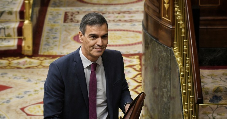 Archivo - El presidente del Gobierno, Pedro Sánchez, sale de una sesión de control al Gobierno, en el Congreso de los Diputados, a 16 de octubre de 2024, en Madrid (España).