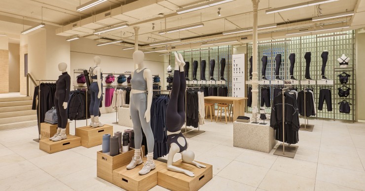 Una de las salas de la tienda Oysho ubicada en la plaza de Lugo, en A Coruña