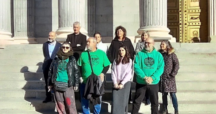 Archivo - La Plataforma de Afectados por la Hipoteca (PAH) se reúne con Sumar, ERC, Bildu y BNG en el Congreso