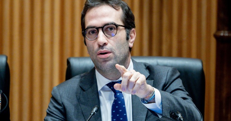 El ministro de Economía, Comercio y Empresa, Carlos Cuerpo, comparece ante la Comisión de Economía, Comercio y Transformación Digital, entre otros asuntos de su Departamento, en el Congreso de los Diputados, a 11 de diciembre de 2024, en Madrid (España).