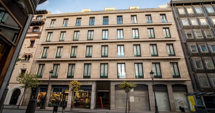 El edificio de oficinas, situado en la calle Cedaceros número 9 de Madrid, que el Grupo Catalana Occidente ha vendido a Lamar Development