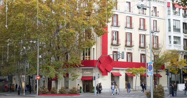 Archivo - Fachada de la tienda de Cartier en Madrid en Navidad