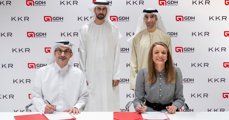 Archivo - Firma del acuerdo entre Gulf Data Hub y KKR