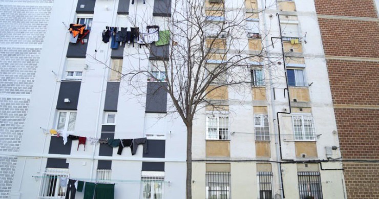 Archivo - Bloque de pisos en Alcorcón.