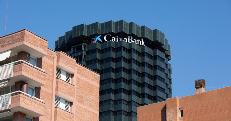 CaixaBank concede más de 14.000 millones en hipotecas durante 2024, un 50% más Fachada de la sede de CaixaBank en la Avenida Diagonal de Barcelona.