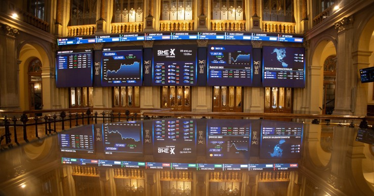 Paneles del Ibex, en el Palacio de la Bolsa de Madrid