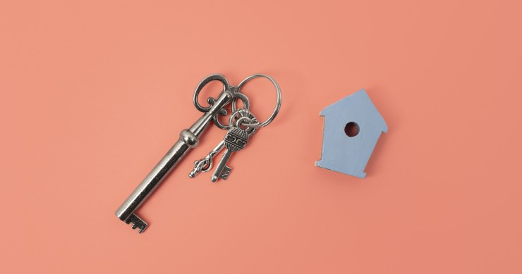 Cambiar titularidad de hipoteca entre familiares, ¿es posible? Cómo hacerlo