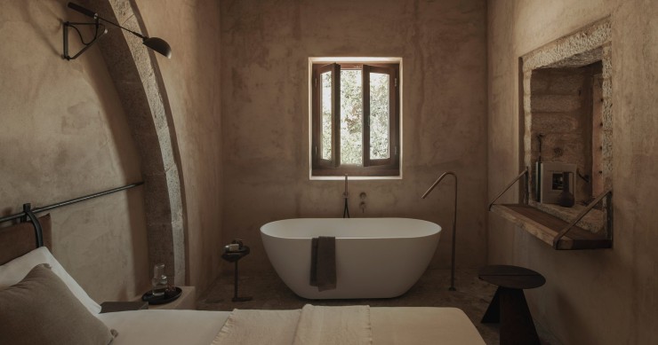 Drakoni House se restauró por Doriza Design y se encuentra en el pueblo de Pano Pines, Creta.