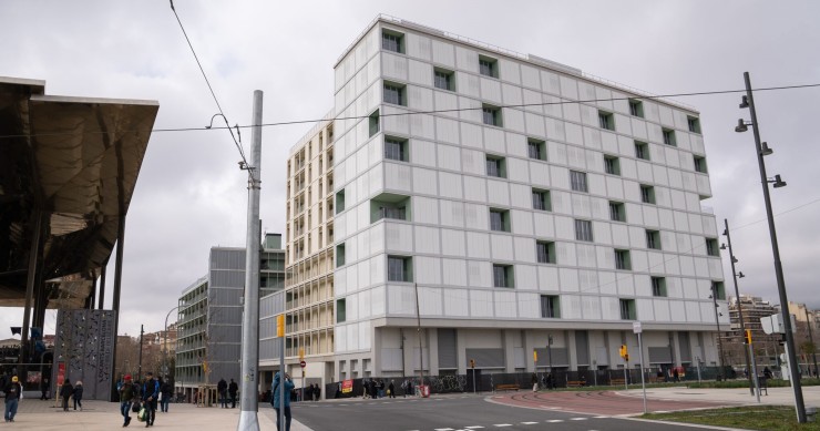 Nuevo edificio de viviendas de la Illa Glòries, que será habitable a partir de este verano
