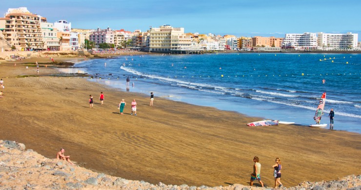 El Parlamento de Canarias inicia la tramitación de la ley de alquiler vacacional