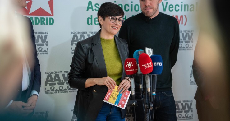 La Ministra de Vivienda y Agenda Urbana, Isabel Rodriguez , ofrece declaraciones tras el encuentro con la Federación Regional de Asociaciones Vecinales de Madrid (FRAVM) junto a el presidente de la FRAVM, Jorge Nacarino, a 7 de abril de 2025, en Madrid (E