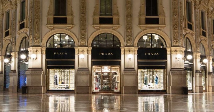 Archivo - Recurso de una tienda de Prada.