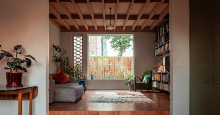 La Peckham House se encuentra en el barrio de Peckham, al sureste de Londres, y es un proyecto elaborado y construido por Tom Surman y Percy Weston.