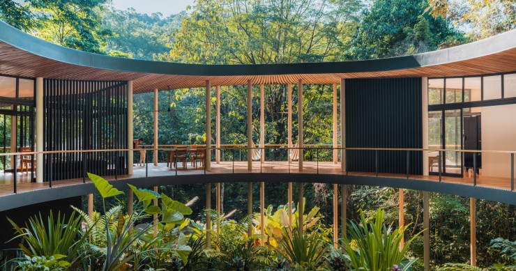 El proyecto Sinfornia Verde está situado en la selva de Carate (Costa Rica) y ha sido desarrollado por la empresa de diseño Studio Saxe.