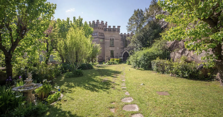 En venda per 2,2 milions el Castell Rubinat, una construcció modernista catalana i Bé d'Interès Cultural