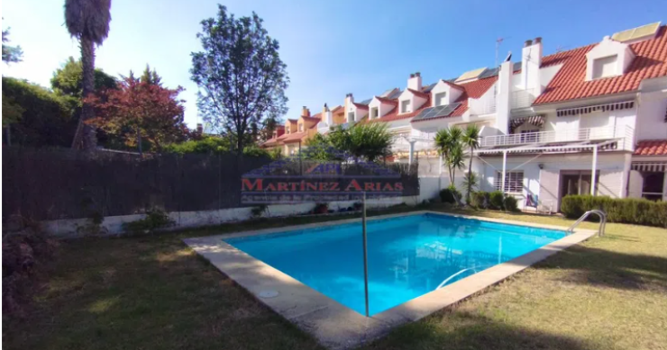 Chalet adosado en venta en Jaén