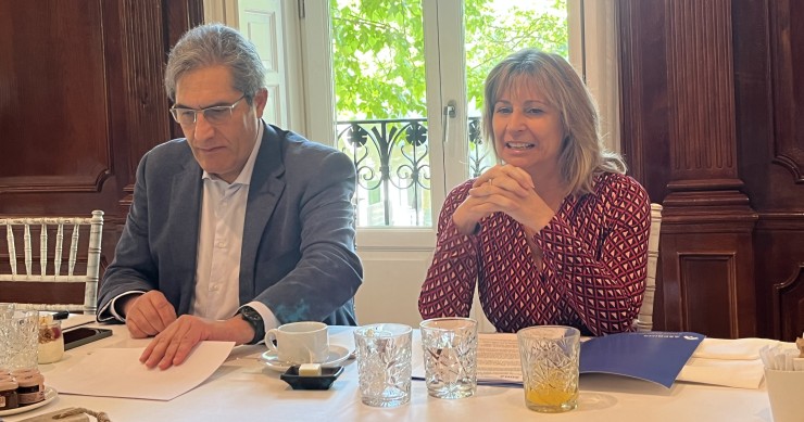 El consejero delegado de Planner Exhibitions, Eloy Bohúa, y la presidenta de Asprima, Carolina Roca