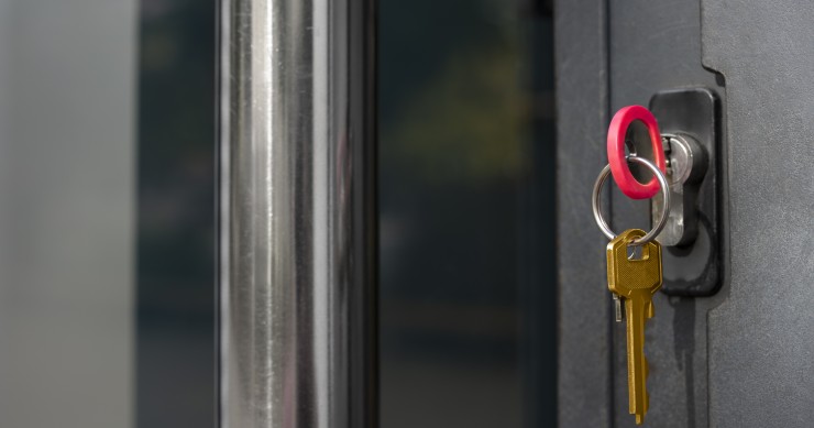  ¿Cómo sacar la llave partida de una cerradura?